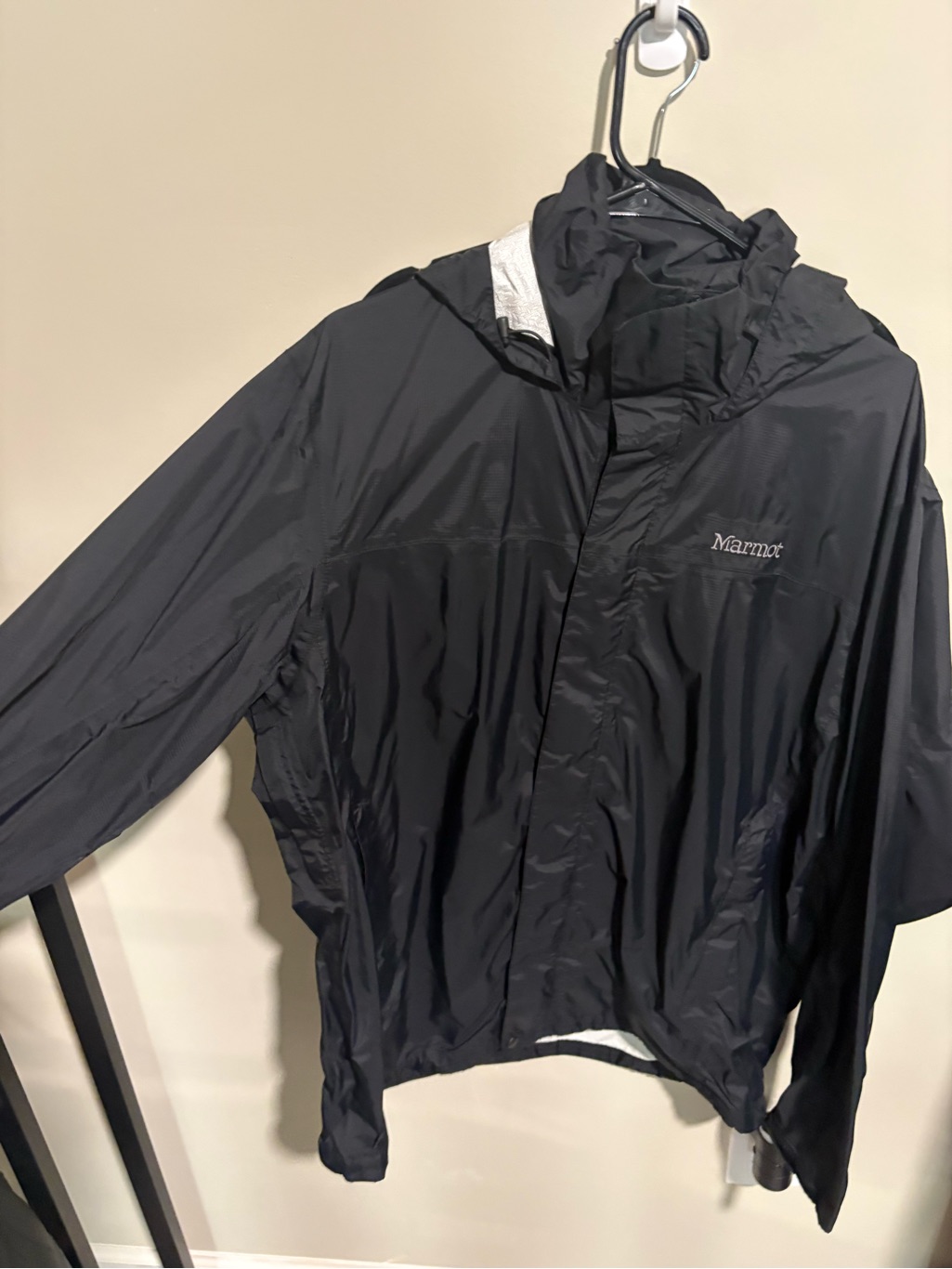 Marmot Men's Black Hooded Rain Shell